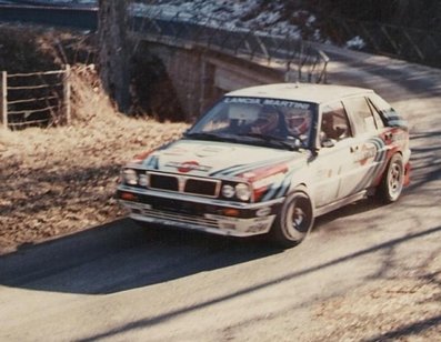 Massimo (Miki) Biasion - Tiziano Siviero
58º Rallye Automobile de Monte-Carlo 1990. Lancia Delta Integrale 16V (TO 36176N). Clasificado 3º.

Del 19 al 25 de Enero, Monte-Carlo.
Superficie: asfalto - nieve.

Los equipos en las posiciones 81 o mas no corrieron el último tramo, pero fueron clasificados.
En SS7 Burzet de 43.89 km, entre las 