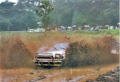 Carlos Sainz Cenamor - Luís Rodríguez Moya
38º Marlboro Safari Rally 1990. Toyota Celica GT-4 (ST165). Clasificado 4º.

Del 11 al 16 de Abril, Nairobi, Kenya, África.
Superficie: tierra.

El Rally tenia un total de 4,131.40 Km, desconocemos cuantos CH habían.

Se inscribieron 59 equipos, tomaron la salida 59, finalizaron 10.@
Palabras clave: ;Toyota;Celica;ST165;Safari;1990
