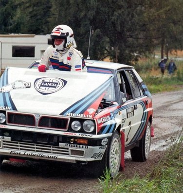 Juha Kankkunen - Juha Piironen
40º 1000 Lagos Rally 1990. Lancia Delta Integrale 16V (TO 23905P). Clasificado 5º.

Del 22 al 27 de Agosto, Jyväskylä, Finlandia.
Superficie: tierra.

El Rally tenia un total de 1604.11 km de los que 527.61 km divididos en 42 tramos eran especiales.

Se inscribieron 192 equipos, tomaron la salida 186, finalizaron 92.@
Palabras clave: Juha_Kankkunen;Juha_Piironen;Lancia;Delta;Integrale;Finlandia;1990;personajes