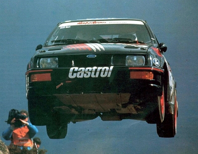 Joaquim Santos - Miguel Oliveira
24º Rallye de Portugal Vinho do Porto 1990. Ford Sierra RS Cosworth. Clasificado 9º.

Del 6 al 10 de Marzo, Estoril, Cascais, Lisboa, Portugal.
Superficie: asfalto - tierra.

El Rally tenia un total de 2047.51 Km de los que 556.10 km Km divididos en 39 tramos eran especiales, (uno de ellos fue cancelado SS11 Prestimo de 11.90 Km).

Se inscribieron 108 equipos, tomaron la salida 100, finalizaron 34.@
Palabras clave: ;Ford;Sierra;Cosworth;Portugal;1990;