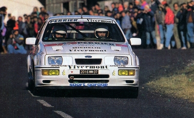 Jean-Paul Ayme - Brigitte Ayme
58º Rallye Automobile de Monte-Carlo 1990. Ford Sierra Cosworth (2016 MM 07). Clasificado 85º.

Del 19 al 25 de Enero, Monte-Carlo.
Superficie: asfalto - nieve.

Los equipos en las posiciones 81 o mas no corrieron el último tramo, pero fueron clasificados.
En SS7 Burzet de 43.89 km, entre las "Cascade du Ray-Pic" y el pequeño pueblo de Péreyres, el Renault 5 GT Turbo (3110 RV 86) pilotado por Jean-Claude Bertaudiére se salió de la carretera cayendo por un barranco de 200 metros de profundidad. Su copiloto, Francis Malaussène, no sobrevivió al accidente, D.E.P. / R.I.P.

El Rally tenia un total de 3231.94 km de los que 604.63 km divididos en 28 tramos eran especiales (2 de ellos fueron canceladas SS8 Chateau de Boulogne - Lyas de 30 Km y SS19 Bif D53/D22 - Peille 1 de 18.32 Km).

Se inscribieron 180 equipos, tomaron la salida 178, finalizaron 112
@
Palabras clave: Ford;Sierra;Cosworth;Montecarlo;1990