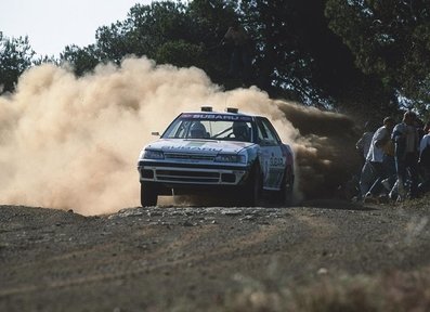 Markku Alén - Ilkka Kivimäki
37º Acrópolis Rally 1990. Subaru Legacy RS (G184 AJO). Abandonó por motor en SS38 Limmitsa 9.04 Km.

Del 3 al 6 de Junio, Atenas, Grecia.
Superficie: tierra.

El Rally tenia un total de 2034.53 km de los que 593.17 km divididos en 48 tramos eran especiales, (2 de ellas fueron canceladas SS6 Aghios Merkourios de 13.77 Km y SS15 Aghia Sotira 1 de 15.33 Km).

Tomaron la salida 97 equipos, finalizaron 34.@
Palabras clave: Markku_Alen;Subaru;Legacy;Acropolis;Grecia;1990