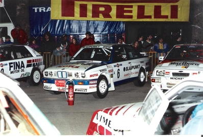 26º Rallye Catalunya-Costa Brava 1990
Parque cerrado en Lloret de Mar, la noche antes de la etapa de tierra
BMW M3 E30 (3-M-P-6111) de Pep Bassas - Antonio Rodríguez, abandonó por la transmisión del coche.

Del 15 al 17 de Febrero, Lloret de Mar, Girona, Catalunya, España.
Superficie: asfalto - tierra.

El Rally tenia un total de 1140 km de los que 460.42 km divididos en 29 tramos eran especiales.

Tomaron la salida 90 equipos, finalizaron 29.

© Jordi Jubany.
Conseguida a través de classics-gra.foroactivo.com
@
Palabras clave: Pep_Bassas;BMW;Catalunya;Costa_Brava;1990;Parque_Cerrado;España;Spain