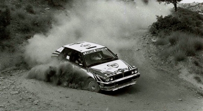 Didier Auriol - Bernard Occelli
37º Acrópolis Rally 1990. Lancia Delta Integrale 16V (TO 95238N). Abandonó por el carter roto en SS30 Zaltsa de 15.54 Km.
Martini Lancia

Del 3 al 6 de Junio, Atenas, Grecia.
Superficie: tierra.

El Rally tenia un total de 2034.53 km de los que 593.17 km divididos en 48 tramos eran especiales, (2 de ellas fueron canceladas SS6 Aghios Merkourios de 13.77 Km y SS15 Aghia Sotira 1 de 15.33 Km).

Tomaron la salida 97 equipos, finalizaron 34.@
Palabras clave: Didier_Auriol;Lancia;Delta;Integrale;Acropolis;Grecia;1990