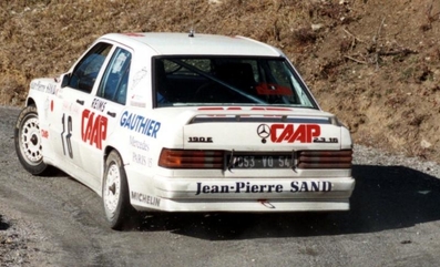 Pierre Bos - Jean-René Dubois
58º Rallye Automobile de Monte-Carlo 1990. Mercedes-Benz 190E 2.3 16V. Abandonó por problemas con los frenos en SS14 Bif C1/D1 - Bayons de 22.66 Km.

Del 19 al 25 de Enero, Monte-Carlo.
Superficie: asfalto - nieve.

Los equipos en las posiciones 81 o mas no corrieron el último tramo, pero fueron clasificados.
En SS7 Burzet de 43.89 km, entre las 