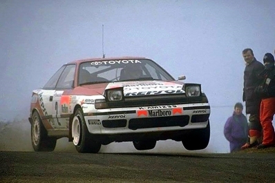 Carlos Sainz Cenamor - Luà­s Moya
59º Rallye Automobile de Monte-Carlo 1991. Toyota Celica GT-4 "ST165" (K-AM 1239). Clasificado 1º.

Del 24 al 30 de Enero, Monte-Carlo.
Superficie: asfalto - nieve.

El Rally tenia un total de 3390.27 km de los que 628.64 km divididos en 27 tramos eran especiales.

Tomaron la salida 167 equipos, finalizaron 75.@
Palabras clave: ;Montecarlo;Toyota;Celica;1991