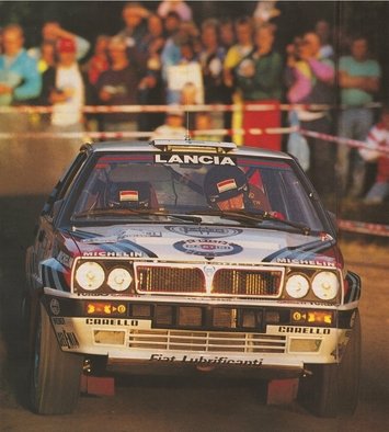 Juha Kankkunen - Juha Piironen
41º 1000 Lakes Rally 1991. Lancia Delta Integrale 16V (TO 76856R). Clasificado 1º.

Del 22 al 25 de Agosto, Laajavuori, Jyväskylä, Finlandia.
Superficie: tierra.

El Rally tenia un total de 1660.31 km de los que 524.26 km divididos en 42 tramos eran especiales.

Se inscribieron 148 equipos, finalizaron 88.@
Palabras clave: Juha_Kankkunen;Juha_Piironen;Lancia;Delta;Integrale;Finlandia;saltos;1991