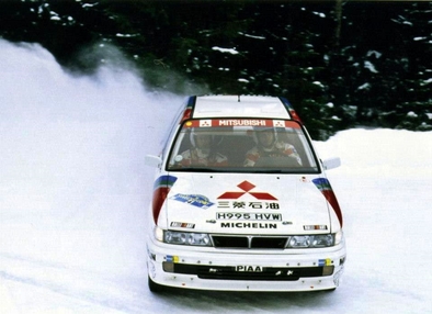Kenneth Eriksson - Staffan Parmander
40º Internacional Suecia Rally 1991. Mitsubishi Galant VR-4 (H995 HVW). Clasificado 1º.

Del 16 al 18 de Febrero, Karlstad, Suecia.
Superficie: nieve - nieve.

El Rally tenia un total de 1475.10 km de los que 519.90 km divididos en 29 tramos eran especiales.

Se inscribieron 108 equipos, tomaron la salida 108, finalizaron 74.@
Palabras clave: ;Mitsubishi;Galant;VR-4;Suecia;1991;Nieve