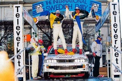Kenneth Eriksson - Staffan Parmander
40º Internacional Suecia Rally 1991. Mitsubishi Galant VR-4 (H995 HVW). Clasificado 1º.

Del 16 al 18 de Febrero, Karlstad, Suecia.
Superficie: nieve - nieve.

El Rally tenia un total de 1475.10 km de los que 519.90 km divididos en 29 tramos eran especiales.

Se inscribieron 108 equipos, tomaron la salida 108, finalizaron 74.@
Palabras clave: ;Mitsubishi;Galant;VR-4;Suecia;1991;Personajes