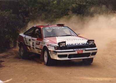 Armin Schwarz - Arne Hertz
27º Rallye España - Catalunya Costa Brava 1991. Toyota Celica GT-4 -ST165- (K-AM 2590). Clasificado 1º.

Del 10 al 13 de Noviembre, Lloret de Mar, Girona, Catalunya, España.
Superficie: asfalto - tierra.

El Rally tenia un total de 1606.98 km de los que 594.01 km divididos en 35 tramos eran especiales, (2 de ellas fueron canceladas SS4 Sant Hilari - Osor de 13.57 Km y SS29 Riera de Merles de 14.36 Km).

Tomaron la salida 76 equipos, finalizaron 33.

Foto en SS31 Lloret de Mar de 14.75 km (Lloret Verd)
© Joan Al.@@
Palabras clave: Armin_Schwarz;Toyota;Célica;Catalunya;1991