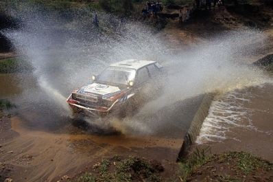 Juha Kankkunen - Juha Piironen
39º Martini Safari Rally Kenya 1991. Lancia Delta Integrale 16V (TO 22602R). Clasificado 1º.

Del 27 de Marzo al 1 de Abril, Nairobi, Kenya, África.
Superficie: tierra.

El Rally tenia un total de 4520.76 km con 79 controles horarios.

Tomaron la salida 57 equipos, finalizaron 27.@
Palabras clave: ;Juha_Piironen;Lancia;Delta;Integrale;Safari;1991