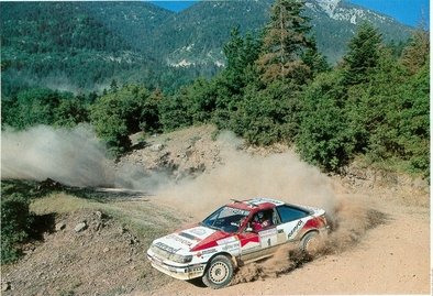 Carlos Sainz Cenamor - Lui­s Moya
38º Acropolis Rally 1991. Toyota Celica GT-4 -ST165- (K-AM 8930). Clasificado 2º.

Del 1 al 6 de Junio, Atenas, Grecia.
Superficie: tierra.

El Rally tenia un total de 1.776,55 km de los que 597.35 km divididos en 48 tramos eran especiales, (una de ellas fue cancelada SS22 Aghia Triada de 9,55 Km).

Tomaron al salida 94 equipos, finalizaron 37.@
Palabras clave: Carlos_Sainz;Luis_Moya;Toyota;Celica;ST165;Grecia;Acropolis;1991