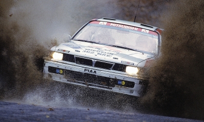 Kenneth Eriksson - Staffan Parmander
47º Lombard RAC Rally 1991. Mitsubishi Galant VR-4 (H12 MRE). Clasificado 2º.

Del 24 al 28 de Noviembre, Harrogate, Yorkshire, Inglaterra.
Superficie: tierra.

El Rally tenia un total de 2355.31 Km de los que 565,51 Km divididos en 37 tramos eran especiales.

Se inscribieron 160 equipos, tomaron la salida 151, finalizaron 82.@
Palabras clave: ;Mitsubishi;Galant;VR-4;Gran_Bretaña;RAC_Rally;Lombard;1991