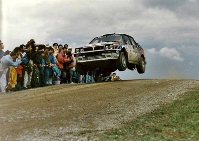Massimo (Miki) Biasion - Tiziano Siviero
33º Rallye Sanremo - Rallye d'Italia 1991. Lancia Delta Integrale 16V (TO 99928R). Clasificado 2º.

Del 12 al 17 de Octubre, Sanremo, Ligúria, Imperia, Italia.
Superficie: asfalto - tierra.

El Rally tenia un total de 2185.96 km de los que 572.91 km divididos en 31 tramos eran especiales (uno de ellos fue cancelado SS5 Castiglione Garfagnana de 9.67 km).

Tomaron la salida 87 equipos, finalizaron 40.@
Palabras clave: Miki_Biasion;Tiziano_Siviero;Lancia;Delta;Integrale;Sanremo;1991;