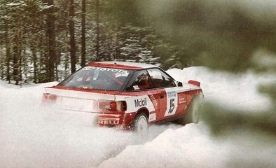 Mats Jonsson - Lars Backman
40º Internacional Suecia Rally 1991. Toyota Celica GT-4 -ST165- (K-AM 5803). Clasificado 2º.

Del 16 al 18 de Febrero, Karlstad, Suecia.
Superficie: nieve - nieve.

El Rally tenia un total de 1475.10 km de los que 519.90 km divididos en 29 tramos eran especiales.

Se inscribieron 108 equipos, tomaron la salida 108, finalizaron 74.@
Palabras clave: Toyota;Celica;GT-4;ST165;Suecia;1991;Nieve