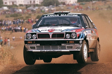 Massimo (Miki) Biasion - Tiziano Siviero
38º Acropolis Rally 1991. Lancia Delta Integrale 16V (TO 55237R). Clasificado 3º.
Martini Lancia

Del 1 al 6 de Junio, Atenas, Grecia.
Superficie: tierra.

El Rally tenia un total de 1.776,55 km de los que 597.35 km divididos en 48 tramos eran especiales, (una de ellas fue cancelada SS22 Aghia Triada de 9,55 Km).

Tomaron al salida 94 equipos, finalizaron 37.@
Palabras clave: Miki_Biasion;Lancia;Delta;Integrale;Grecia;Acropolis;1991