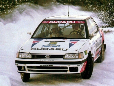 Markku Alen - Ilkka Kivimaki
40º Internacional Suecia Rally 1991. Subaru Legacy RS (G 171 YUD). Clasificado 3º.

Del 16 al 18 de Febrero, Karlstad, Suecia.
Superficie: nieve - nieve.

El Rally tenia un total de 1475.10 km de los que 519.90 km divididos en 29 tramos eran especiales.

Se inscribieron 108 equipos, tomaron la salida 108, finalizaron 74.@
Palabras clave: Markku_Alen;Subaru;Legacy;Suecia;1991;Nieve