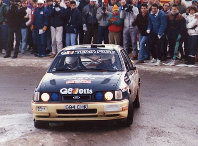 François Delecour - Anne-Chantal Pauwels
59º Rallye Automobile de Monte-Carlo 1991. Ford Sierra RS Cosworth 4x4 (G94 CHK). Clasificado 3º.

Del 24 al 30 de Enero, Monte-Carlo.
Superficie: asfalto - nieve.

El Rally tenia un total de 3390.27 km de los que 628.64 km divididos en 27 tramos eran especiales.

Tomaron la salida 167 equipos, finalizaron 75.

© Joan Al
Pont de Miolans, paellas del ultimo km y medio, justo antes de Les Clues de St Auban
@
Palabras clave: ;Ford;Sierra;Cosworth;Montecarlo;1991