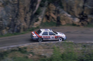 Gianfranco (Franco) Cunico - Stefano Evangelisti
35º Tour de Corse - Rallye de France 1991. Ford Sierra RS Cosworth 4x4 (H375 JEV). Clasificado 3º.

Del 28 de Abril al 1 de Mayo, Ajaccio, Córcega, Francia.
Superficie: asfalto.

El Rally tenia un total de 1384.51 km de los que 625.91 km divididos en 27 tramos eran especiales.

Tomaron la salida 101 equipos, finalizaron 43.@
Palabras clave: ;Ford;Sierra;Cosworth;Corse;Corcega;1991