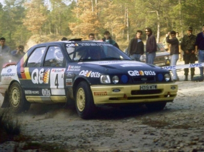 François Delecour - Daniel Grataloup
27º Rallye Catalunya - Costa Brava - Rallye de España 1991. Ford Sierra RS Cosworth 4x4 (H319 MTW). Clasificado 3º.
Q8 Team Ford

Del 10 al 13 de Noviembre, Lloret de Mar, Girona, Catalunya, España.
Superficie: asfalto - tierra.

El Rally tenia un total de 1606.98 km de los que 594.01 km divididos en 35 tramos eran especiales (2 de ellos fueron cancelados SS4 Sant Hilari - Osor de 13.57 Km y SS29 Riera de Merles de 14.36 Km).

Tomaron la salida 76 equipos, finalizaron 33.@
Palabras clave: Ford;Sierra;Cosworth;1991;Catalunya;España;Spain