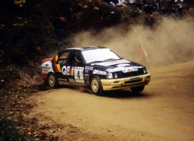 François Delecour - Daniel Grataloup
27º Rallye Catalunya - Costa Brava - Rallye de España 1991. Ford Sierra RS Cosworth 4x4 (H319 MTW). Clasificado 3º.
Q8 Team Ford

Del 10 al 13 de Noviembre, Lloret de Mar, Girona, Catalunya, España.
Superficie: asfalto - tierra.

El Rally tenia un total de 1606.98 km de los que 594.01 km divididos en 35 tramos eran especiales (2 de ellos fueron cancelados SS4 Sant Hilari - Osor de 13.57 Km y SS29 Riera de Merles de 14.36 Km).

Tomaron la salida 76 equipos, finalizaron 33.@
Palabras clave: Ford;Sierra;Cosworth;1991;Catalunya;España;Spain