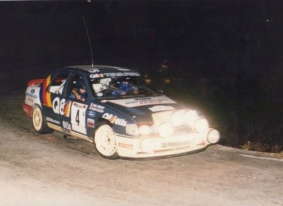 François Delecour - Daniel Grataloup
27º Rallye España - Catalunya Costa Brava 1991. Ford Sierra RS Cosworth 4x4 (H315 MTW). Clasificado 3º.

Del 10 al 13 de Noviembre, Lloret de Mar, Girona, Catalunya, España.
Superficie: asfalto - tierra.

El Rally tenia un total de 1606.98 km de los que 594.01 km divididos en 35 tramos eran especiales, (2 de ellos fueron cancelados SS4 Sant Hilari - Osor de 13.57 Km y SS29 Riera de Merles de 14.36 Km).

Tomaron la salida 76 equipos, finalizaron 33.

© Joan Al
@
Palabras clave: François_delecour;Ford;Sierra;Cosworth;1991;Catalunya