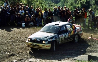 François Delecour - Anne-Chantal Pauwels
33º Rallye Sanremo - Rallye d'Italia 1991. Ford Sierra RS Cosworth 4x4 (H314 OEV). Clasificado 4º.

Del 12 al 17 de Octubre, Sanremo, Imperia, Liguria Italia.
Superficie: asfalto - tierra.

El Rally tenia un total de 2185.96 km de los que 572.91 divididos en 31 tramos, eran especiales.

Tomaron la salida 87 equipos, finalizaron 40.@
Palabras clave: ;Ford;Sierra;RS;Cosworth;Sanremo;1991