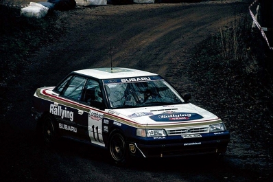 Ari Vatanen - Bruno Berglund
47º Lombard RAC Rally 1991. Subaru Legacy RS (H641 JBW). Clasificado 5º.

Del 24 al 28 de Noviembre, Harrogate, Yorkshire, Inglaterra.
Superficie: tierra.

El Rally tenia un total de 2355.31 Km de los que 565,51 Km divididos en 37 tramos eran especiales.

Se inscribieron 160 equipos, tomaron la salida 151, finalizaron 82.@
Palabras clave: ;Subaru;Legacy;RAC_Rally;Lombard;Gran_Bretaña;1991