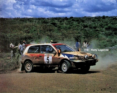 Stig Blomqvist - Benny Melander
39º Martini Safari Rally Kenya 1991. Nissan Sunny GTI-R (H1 NME). Clasificado 5º.
Nissan Motorsports Europe

Del 27 de Marzo al 1 de Abril, Nairobi, Kenya, África.
Superficie: tierra.

El Rally tenia un total de 4520.76 km con 79 controles horarios.

Tomaron la salida 57 equipos, finalizaron 27.@
Palabras clave: Nissan;Sunny;Safari;1991