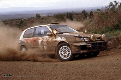 Stig Blomqvist - Benny Melander
39º Martini Safari Rally Kenya 1991. Nissan Sunny GTI-R (H1 NME). Clasificado 5º.
Nissan Motorsports Europe

Del 27 de Marzo al 1 de Abril, Nairobi, Kenya, África.
Superficie: tierra.

El Rally tenia un total de 4520.76 km con 79 controles horarios.

Tomaron la salida 57 equipos, finalizaron 27.@
Palabras clave: Nissan;Sunny;Safari;1991