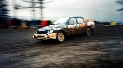 François Delecour - Daniel Grataloup
47º Lombard RAC Rally 1991. Ford Sierra RS Cosworth 4x4 (A1 FMC). Clasificado 6º.

Del 24 al 28 de Noviembre, Harrogate, Yorkshire, Inglaterra.
Superficie: tierra.

El Rally tenia un total de 2355.31 Km de los que 565,51 Km divididos en 37 tramos eran especiales.

Se inscribieron 160 equipos, tomaron la salida 151, finalizaron 82.@
Palabras clave: ;Ford;Sierra;Cosworth;Gran_Bretaña;RAC_Rally;Lombard;1991