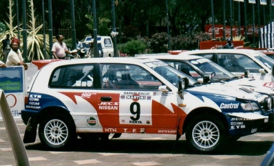Mike Kirkland - Surinder Thatthi
39º Martini Safari Rally Kenya 1991. Nissan Sunny GTI-R (H3 NME). Clasificado 7º.
Nissan Motorsports Europe

Del 27 de Marzo al 1 de Abril, Nairobi, Kenya, África.
Superficie: tierra.

El Rally tenia un total de 4520.76 km con 79 controles horarios.

Tomaron la salida 57 equipos, finalizaron 27.@
Palabras clave: Safari;Nissan;Sunny;1991