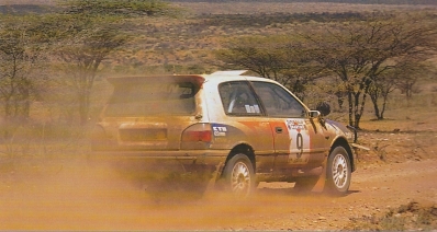 Mike Kirkland - Surinder Thatthi
39º Martini Safari Rally Kenya 1991. Nissan Sunny GTI-R (H3 NME). Clasificado 7º.
Nissan Motorsports Europe

Del 27 de Marzo al 1 de Abril, Nairobi, Kenya, África.
Superficie: tierra.

El Rally tenia un total de 4520.76 km con 79 controles horarios.

Tomaron la salida 57 equipos, finalizaron 27.@
Palabras clave: Safari;Nissan;Sunny;1991
