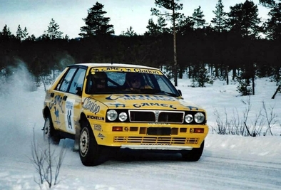 Per Eklund - Jan-Olof Bohlin
40º Internacional Suecia Rally 1991. Lancia Delta Integrale 16V. Clasificado 8º.

Del 16 al 18 de Febrero, Karlstad, Suecia.
Superficie: nieve - nieve.

El Rally tenia un total de 1475.10 km de los que 519.90 km divididos en 29 tramos eran especiales.

Se inscribieron 108 equipos, tomaron la salida 108, finalizaron 74.@
Palabras clave: ;Lancia;Delta;Integrale;Suecia;1991;Nieve