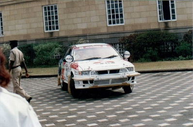 Kenjiro Shinozuka - John Meadows
39º Martini Safari Rally Kenya 1991. Mitsubishi Galant VR-4 (KNY79SO710). Clasificado 8º.
Mitsubishi Oil Ralliart

Del 27 de Marzo al 1 de Abril, Nairobi, Kenya, África.
Superficie: tierra.

El Rally tenia un total de 4520.76 km con 79 controles horarios.

Tomaron la salida 57 equipos, finalizaron 27.@
Palabras clave: Mitsubishi;Galant;Safari;1991