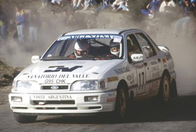 Carlos Menem Jr. - Victor H. Zucchini
27º Rallye España - Catalunya Costa Brava 1991. Ford Sierra Cosworth 4x4 (G95 CHK). clasificado 11º.

Del 10 al 13 de Noviembre, Lloret de Mar, Girona, Catalunya, España.
Superficie: asfalto - tierra.

El Rally tenia un total de 1606.98 km de los que 594.01 km divididos en 35 tramos eran especiales, (2 de ellas fueron canceladas SS4 Sant Hilari - Osor de 13.57 Km y SS29 Riera de Merles de 14.36 Km).

Tomaron la salida 76 equipos, finalizaron 33.@
Palabras clave: Menem;Ford;Sierra;Cosworth;Catalunya;Costa_Brava;1991