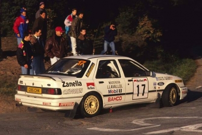 Carlos Menem Jr. - Victor H. Zucchini
27º Rallye España - Catalunya Costa Brava 1991. Ford Sierra Cosworth 4x4 (G95 CHK). clasificado 11º.

Del 10 al 13 de Noviembre, Lloret de Mar, Girona, Catalunya, España.
Superficie: asfalto - tierra.

El Rally tenia un total de 1606.98 km de los que 594.01 km divididos en 35 tramos eran especiales, (2 de ellas fueron canceladas SS4 Sant Hilari - Osor de 13.57 Km y SS29 Riera de Merles de 14.36 Km).

Tomaron la salida 76 equipos, finalizaron 33.@
Palabras clave: Menem;Ford;Sierra;Cosworth;Catalunya;Costa_Brava;1991