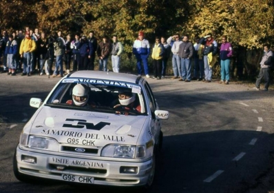 Carlos Menem Jr. - Victor H. Zucchini
27º Rallye España - Catalunya Costa Brava 1991. Ford Sierra Cosworth 4x4 (G95 CHK). clasificado 11º.

Del 10 al 13 de Noviembre, Lloret de Mar, Girona, Catalunya, España.
Superficie: asfalto - tierra.

El Rally tenia un total de 1606.98 km de los que 594.01 km divididos en 35 tramos eran especiales, (2 de ellas fueron canceladas SS4 Sant Hilari - Osor de 13.57 Km y SS29 Riera de Merles de 14.36 Km).

Tomaron la salida 76 equipos, finalizaron 33.@
Palabras clave: Menem;Ford;Sierra;Cosworth;Catalunya;Costa_Brava;1991