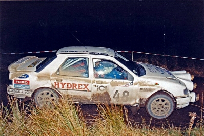 Glyn Jones - Ryland James
47º Lombard RAC Rally 1991. Ford Sierra RS Cosworth 4x4. Clasificado 18º.

Del 24 al 28 de Noviembre, Harrogate, Yorkshire, Inglaterra.
Superficie: tierra.

El Rally tenia un total de 2355.31 Km de los que 565,51 Km divididos en 37 tramos eran especiales.

Se inscribieron 160 equipos, tomaron la salida 151, finalizaron 82.@
Palabras clave: Ford;Sierra;RS;Cosworth;Gran_Bretaña;RAC_Rally;Lombard;1991