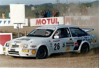 Daniel Alonso - Salvador Belzunces
27º Rallye Catalunya - Costa Brava - Rallye de España 1991. Ford Sierra RS Cosworth (9536 XL 06). Clasificado 19º.
Conc. Ford Asturias

Del 10 al 13 de Noviembre, Lloret de Mar, Girona, Catalunya, España.
Superficie: asfalto - tierra.

El Rally tenia un total de 1606.98 km de los que 594.01 km divididos en 35 tramos eran especiales, (2 de ellas fueron canceladas SS4 Sant Hilari - Osor de 13.57 Km y SS29 Riera de Merles de 14.36 Km).

Tomaron la salida 76 equipos, finalizaron 33.@
Palabras clave: Ford;Sierra;Cosworth;Catalunya;1991;España;Spain