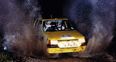Richard Jackson - John Birkitt
47º Lombard RAC Rally 1991. Peugeot 205 GTI. Clasificado 74º.

Del 24 al 28 de Noviembre, Harrogate, Yorkshire, Inglaterra.
Superficie: tierra.

El Rally tenia un total de 2355.31 Km de los que 565,51 Km divididos en 37 tramos eran especiales.

Se inscribieron 160 equipos, tomaron la salida 151, finalizaron 82.@
Palabras clave: Peugeot;GTI;Gran_Bretaña;RAC_Rally;Lombard;1991
