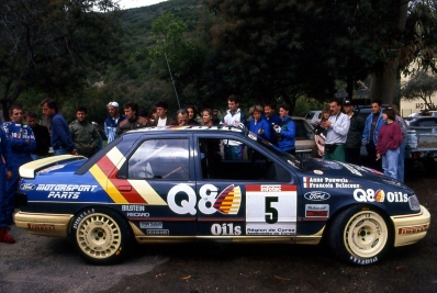 François Delecour - Anne-Chantal Pauwels
35º Tour de Corse - Rallye de Francia 1991. Ford Sierra RS Cosworth 4x4 (H314 OEV). Abandonó por la transmisión en SS22 Fango - Partinello - 31.48 km.

Del 28 de Abril al 1 de Mayo, Ajaccio, Córcega, Francia.
Superficie: asfalto.

El Rally tenia un total de 1384.51 km de los que 625.91 km divididos en 27 tramos eran especiales.

Tomaron la salida 101 equipos, finalizaron 43.@
Palabras clave: ;Ford;Sierra;RS;Cosworth;Corcega;1991;Corse
