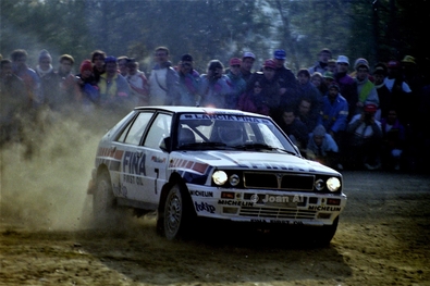 Gustavo Trelles - Daniel Muzio
27º Rallye Catalunya - Costa Brava - Rallye de España 1991. Lancia Delta Integrale 16V (TO 44774R). Abandonó por el embrague en SS32 La Creu de Lloret de 11.00 km.
Jolly Club

Del 10 al 13 de Noviembre, Lloret de Mar, Girona, Catalunya, España.
Superficie: asfalto - tierra.

El Rally tenia un total de 1606.98 km de los que 594.01 km divididos en 35 tramos eran especiales, (2 de ellas fueron canceladas SS4 Sant Hilari - Osor de 13.57 Km y SS29 Riera de Merles de 14.36 Km).

Tomaron la salida 76 equipos, finalizaron 33.

© Joan Al
SS23 Pinos - Freixenet - Riner de 31.85 km
@@
Palabras clave: Lancia;Delta;Integrale;Catalunya;1991;España;Spain