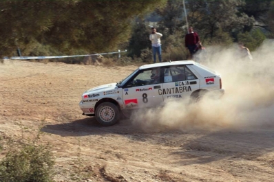 Jesus Puras - Jose Arrarte
27º Rallye Catalunya - Costa Brava - Rallye de España 1991. Lancia Delta HF (TO 40001P) Integrale 16v. Abandonó por motor en SS31 Lloret de Mar de 14.75 Km.

Del 10 al 13 de Noviembre, Lloret de Mar, Girona, Catalunya, España.
Superficie: asfalto - tierra.

El Rally tenia un total de 1606.98 km de los que 594.01 km divididos en 35 tramos eran especiales, (2 de ellas fueron canceladas SS4 Sant Hilari - Osor de 13.57 Km y SS29 Riera de Merles de 14.36 Km).

Tomaron la salida 76 equipos, finalizaron 33.@
Palabras clave: Lancia;Delta;Integrale;Catalunya;Costa_Brava;1991;Spain;España