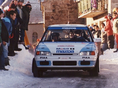 Jesús Puras - José Arrarte
59º Rallye Automobile de Monte-Carlo 1991. Mazda 323 GTX (JYS-157). Abandonó por accidente en SS15 Col de la Colle Saint Michel de 18.62 km.

Del 24 al 30 de Enero, Monte-Carlo.
Superficie: asfalto - nieve.

El Rally tenia un total de 3390.27 km de los que 628.64 km divididos en 27 tramos eran especiales.

Tomaron la salida 167 equipos, finalizaron 75.

© Joan Al
@@
Palabras clave: Jesus_Puras;Mazda;Montecarlo;1991