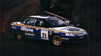 Colin McRae - Derek Ringer
47º Lombard RAC Rally 1991. Subaru Legacy RS (H187 GUD). Abandonó por accidente en SS30 Broomylinn de 26.42 Km.

Del 24 al 28 de Noviembre, Harrogate, Yorkshire, Inglaterra.
Superficie: tierra.

El Rally tenia un total de 2355.31 Km de los que 565,51 Km divididos en 37 tramos eran especiales.

Se inscribieron 160 equipos, tomaron la salida 151, finalizaron 82.@
Palabras clave: ;Suberu;Legacy;RS;Gran_Bretaña;RAC_Rally;Lombard;1991