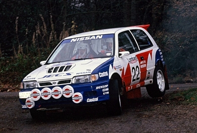 David Llewellin - Peter Diekmann
47º Lombard RAC Rally 1991. Nissan Sunny GTI-R. Abandonó por problemas eléctricos en SS17 Dyfi Gartheiniog de 24.61 km.

Del 24 al 28 de Noviembre, Harrogate, Yorkshire, Inglaterra.
Superficie: tierra.

El Rally tenia un total de 2355.31 Km de los que 565,51 Km divididos en 37 tramos eran especiales.

Se inscribieron 160 equipos, tomaron la salida 151, finalizaron 82.@
Palabras clave: ;Nissan;Sunny;GTI-R;Gran_Bretaña;RAC_Rally;Lombard;1991