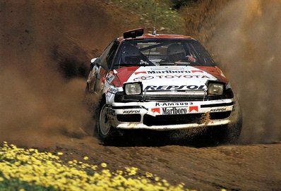 Carlos Sainz Cenamor - Lui­s Moya
4º Commonwealth Bank Rally Australia 1991. Toyota Celica GT-4 (ST165) (K-AM 4083). Abandonó por accidente en SS14 Bunnings Central de 6.33 Km.

Del 20 al 24 Septiembre, Perth, Australia.
Superficie: tierra.

El Rally tenia un total de 2,072.12 Km de los que 592.59 Km divididos en 39 tramos eran especiales.

Se inscribieron 59 equipos, tomaron la salida 59, finalizaron 36.@
Palabras clave: Carlos_Sainz;Toyota;Celica;ST165;Australia;1991