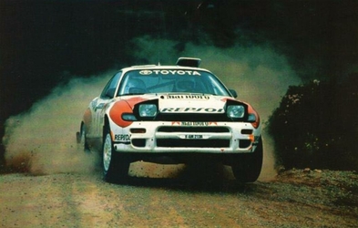 Carlos Sainz Cenamor - Luís Rodríguez Moya
28º Rallye de España - Catalunya - Costa Brava 1992. Toyota Celica Turbo 4WD -ST185- (K-AM 2134). Clasificado 1º.

Del 8 al 11 de Noviembre, Lloret de Mar, Girona, Catalunya, España.
Superficie: asfalto - tierra.

El Rally tenia un total de 1,505.08 Km de los que 519.65 Km divididos en 29 tramos eran especiales, (uno de ellos fue cancelado SS7).

Se inscribieron 79 equipos, tomaron la salida 74, finalizaron 31.@
Palabras clave: ;Toyota;Celica;Catalunya;España;Spain;1992