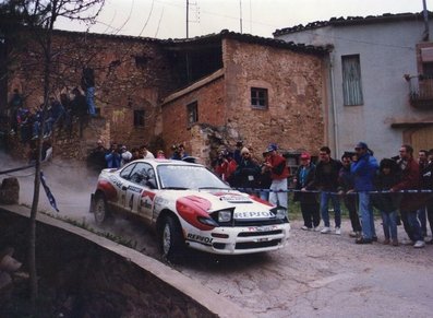 Carlos Sainz Cenamor - Luís Rodríguez Moya
28º Rallye de España - Catalunya - Costa Brava 1992. Toyota Celica Turbo 4WD -ST185- (K-AM 2134). Clasificado 1º.
Foto: En Rajadell.
Tramo: SS16 Rajadell - Castellfollit del Boix de  21.05 km.

Del 8 al 11 de Noviembre, Lloret de Mar, Girona, Catalunya, España.
Superficie: asfalto - tierra.

El Rally tenia un total de 1,505.08 Km de los que 519.65 Km divididos en 29 tramos eran especiales, (uno de ellos fue cancelado SS7).

Se inscribieron 79 equipos, tomaron la salida 74, finalizaron 31.

© Joan Al.
@@
Palabras clave: Carlos_Sainz;Toyota;Celica;Catalunya;España;Spain;1992